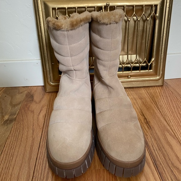 New Free People✨Fable Faux Fur Boot - Sand - Picture 3 of 6